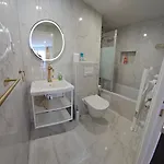 La Demeure Du Soleil T2 Cosy, Clim,wifi, Castillet 15 Min, Parking Facile Apartment