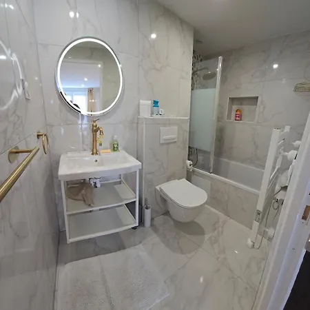 La Demeure Du Soleil T2 Cosy, Clim,wifi, Castillet 15 Min, Parking Facile Lejlighed