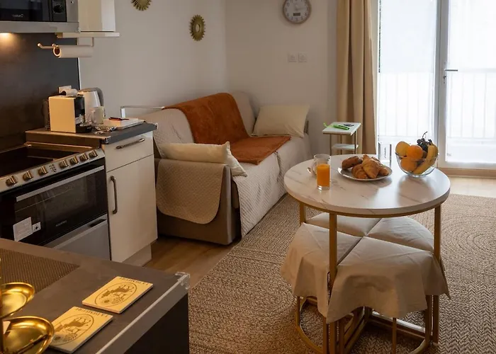 La Demeure Du Soleil T2 Cosy, Clim,wifi, Castillet 15 Min, Parking Facile *