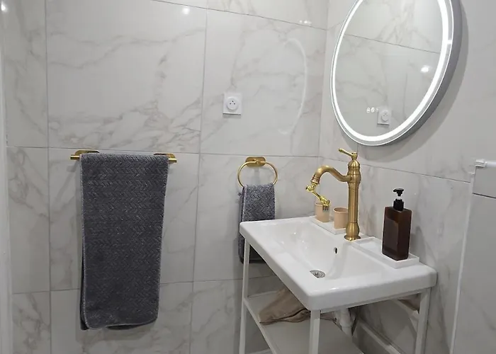 La Demeure Du Soleil T2 Cosy, Clim,wifi, Castillet 15 Min, Parking Facile *