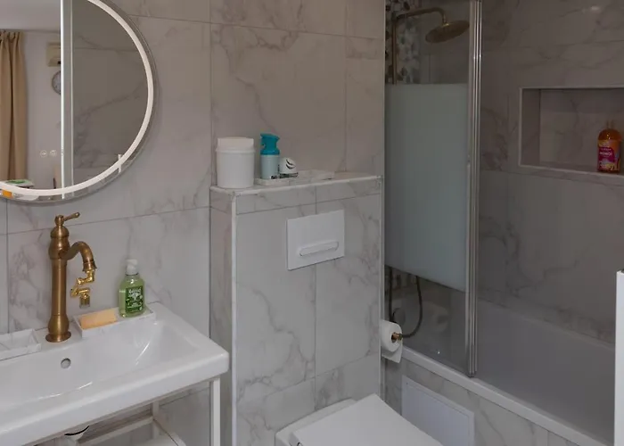 Appartement La Demeure Du Soleil T2 Cosy, Clim,wifi, Castillet 15 Min, Parking Facile