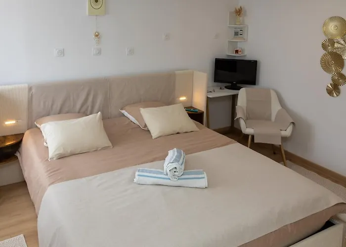 La Demeure Du Soleil T2 Cosy, Clim,wifi, Castillet 15 Min, Parking Facile Appartement