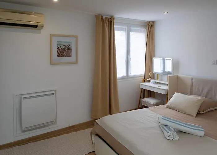 La Demeure Du Soleil T2 Cosy, Clim,wifi, Castillet 15 Min, Parking Facile