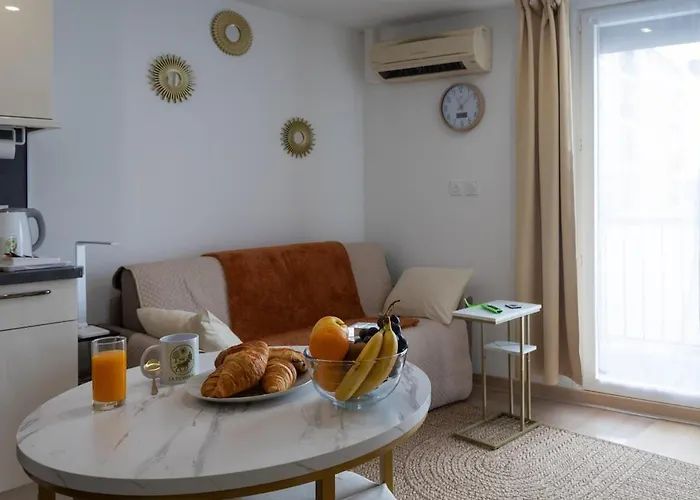 Appartement La Demeure Du Soleil T2 Cosy, Clim,wifi, Castillet 15 Min, Parking Facile